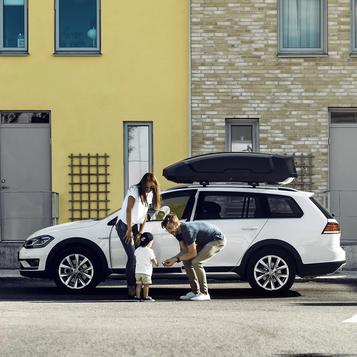 Roof Rack Accessory: Cargo Box - Image 10
